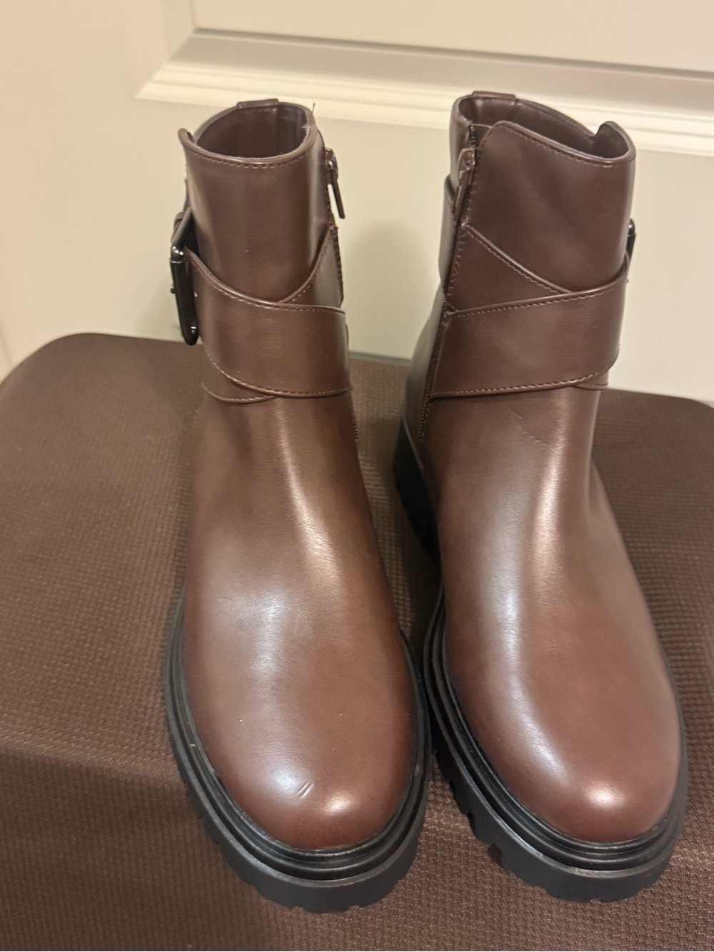 Womens Unisa Brown Leather Ankle Boots - Classic Lug Sole size 7